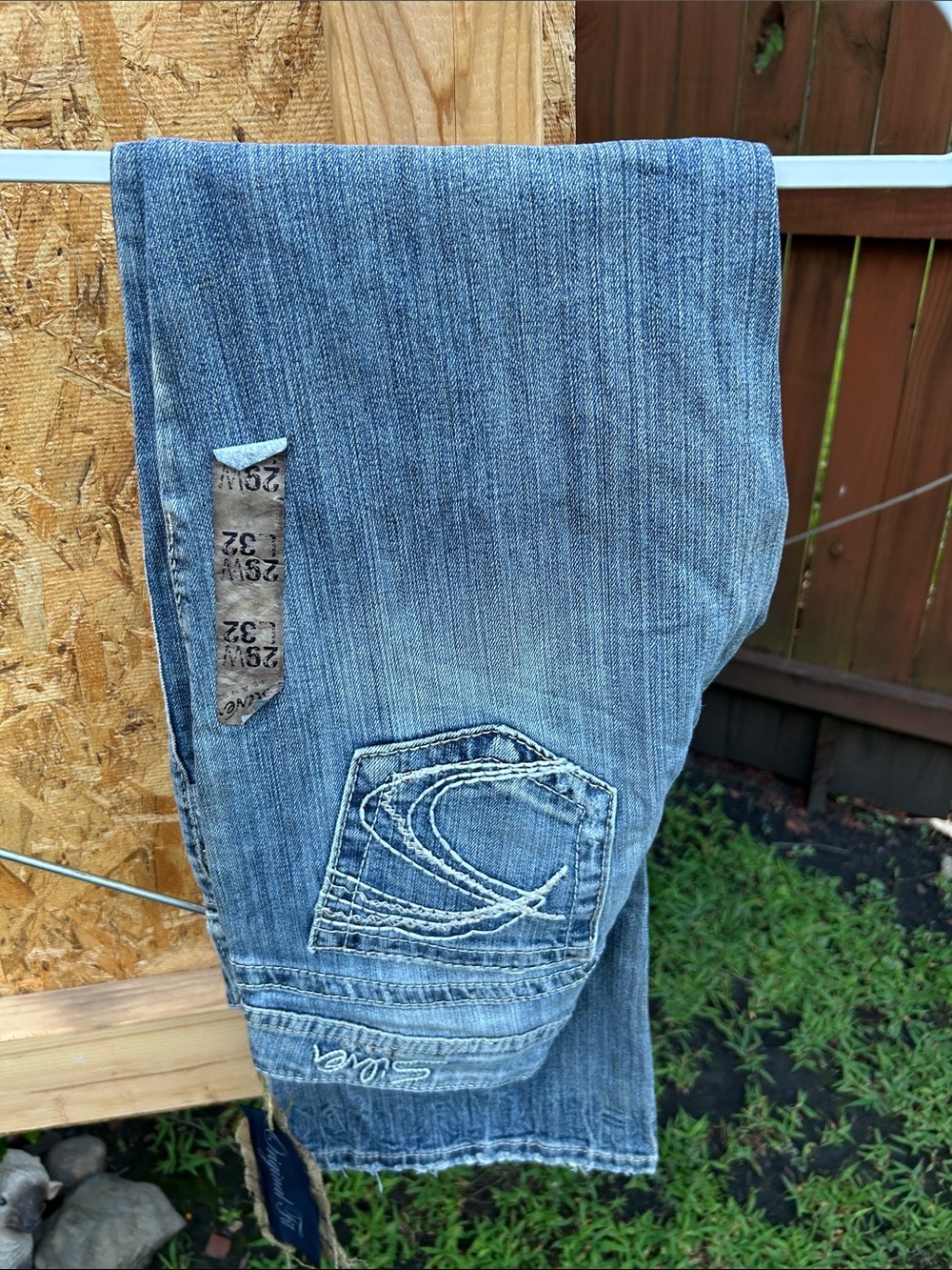 Silver Jeans Light Blue Bootcut Jeans with Embroidered Pocket